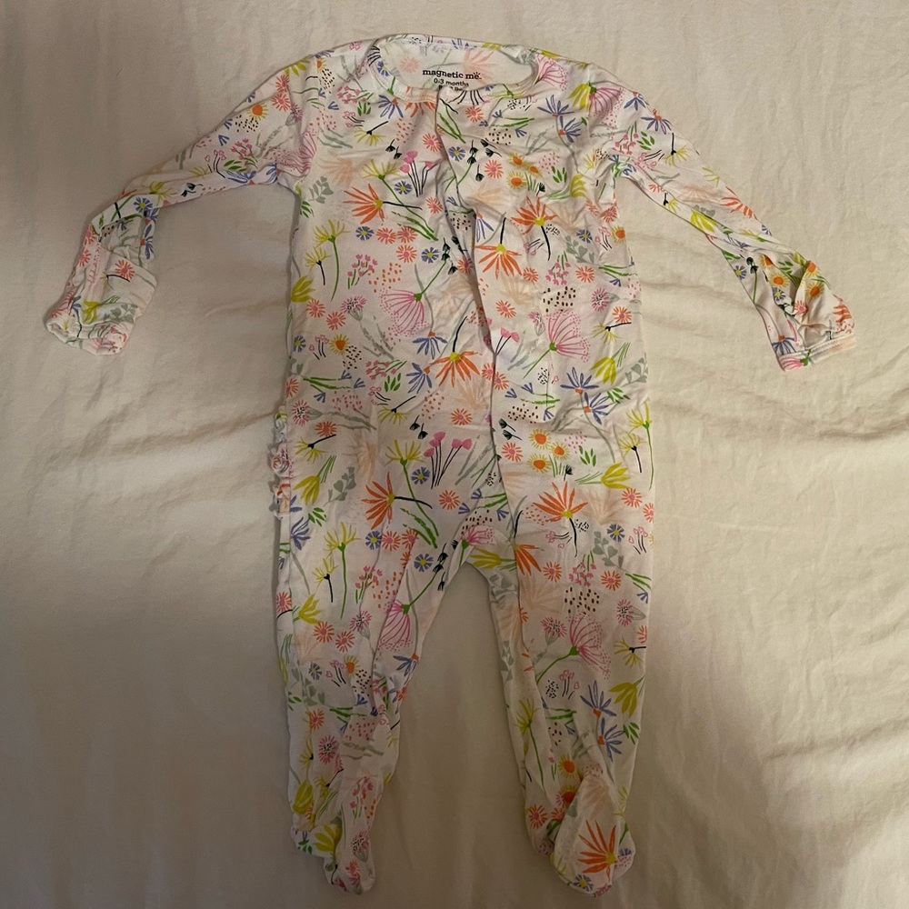 Magnetic me sleeper